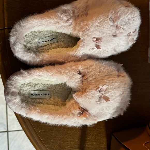 Fuzzy Pink Slippers - Picture 3 of 8